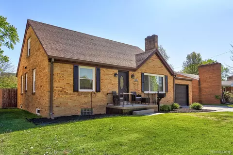 3036 Adams Ave, Saginaw, MI 48602