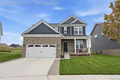 6111 Kingsley Ct, Independence, MI 48346