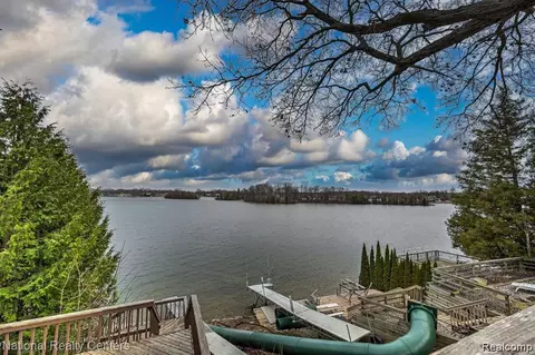 View/Area - 3453 Ormond Rd, White Lake, MI 48383 photo 2 of 3