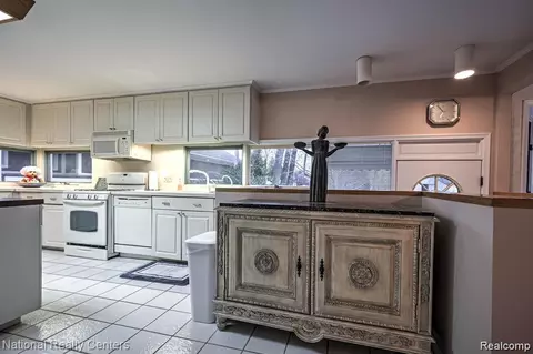 Kitchen - 3453 Ormond Rd, White Lake, MI 48383 photo 2 of 2