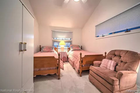 Bedroom - 3453 Ormond Rd, White Lake, MI 48383 photo 2 of 3