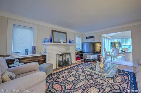 Living - 3453 Ormond Rd, White Lake, MI 48383 photo 2 of 5