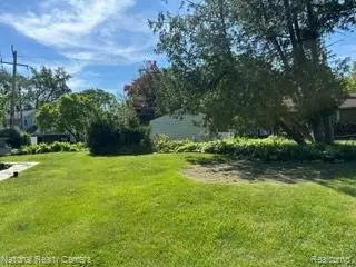 Exterior - 3453 Ormond Rd, White Lake, MI 48383 photo 1 of 2