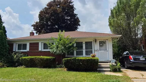 3900 Norwood Dr, Trenton, MI 48183