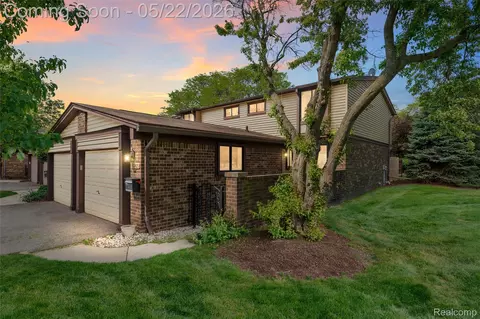32105 W 12 Mile Rd, Farmington Hills, MI 48334