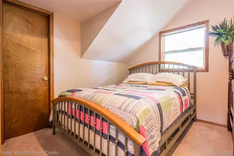 Bedroom - 1379 Sioux St, Gladwin, MI 48624 photo 6 of 12