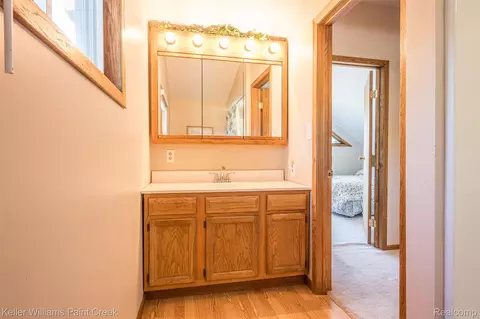 Bath - 1379 Sioux St, Gladwin, MI 48624 photo 4 of 4