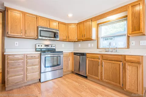 Kitchen - 1379 Sioux St, Gladwin, MI 48624 photo 1 of 4