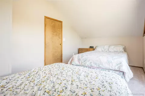 Bedroom - 1379 Sioux St, Gladwin, MI 48624 photo 9 of 12