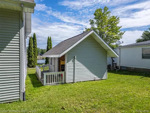 Exterior - 1379 Sioux St, Gladwin, MI 48624 photo 10 of 15