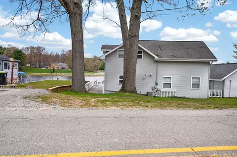 Exterior - 1379 Sioux St, Gladwin, MI 48624 photo 14 of 15