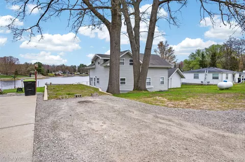 Exterior - 1379 Sioux St, Gladwin, MI 48624 photo 11 of 15