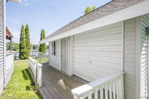 Exterior - 1379 Sioux St, Gladwin, MI 48624 photo 4 of 15