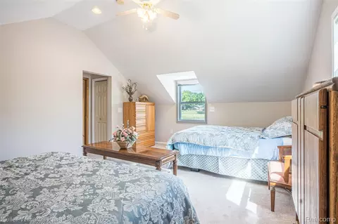 Bedroom - 1379 Sioux St, Gladwin, MI 48624 photo 4 of 12