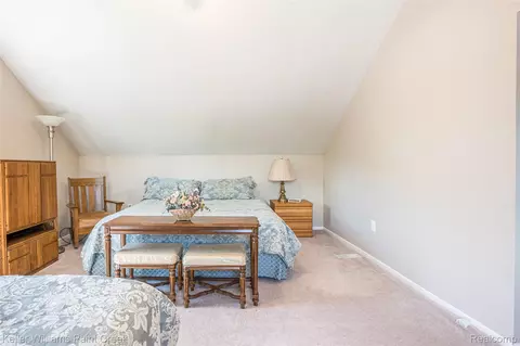 Bedroom - 1379 Sioux St, Gladwin, MI 48624 photo 2 of 12