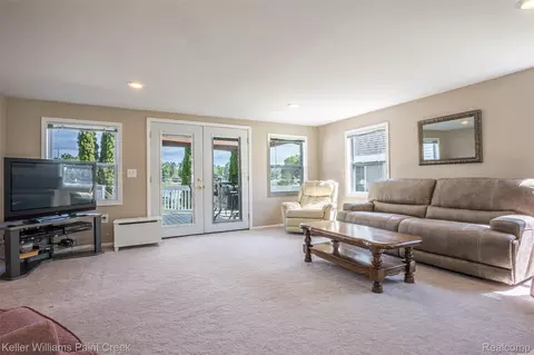 Living - 1379 Sioux St, Gladwin, MI 48624 photo 3 of 5