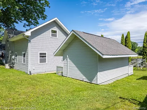 Exterior - 1379 Sioux St, Gladwin, MI 48624 photo 9 of 15