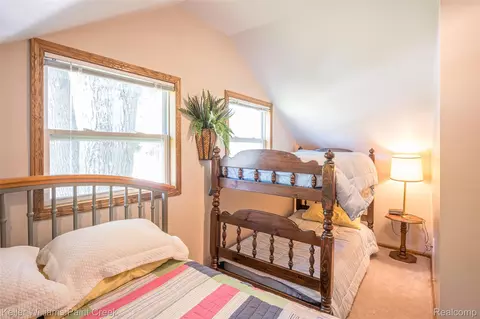 Bedroom - 1379 Sioux St, Gladwin, MI 48624 photo 7 of 12