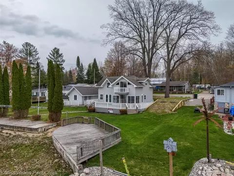 Exterior - 1379 Sioux St, Gladwin, MI 48624 photo 15 of 15