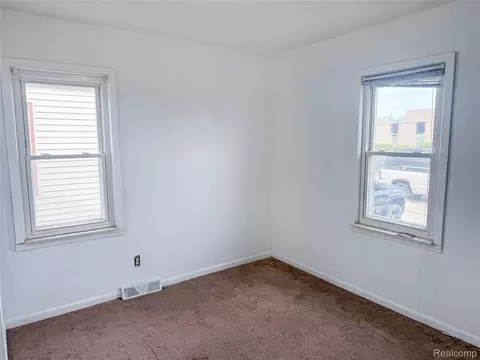 2266 John B Ave, Warren, MI 48091 photo 8