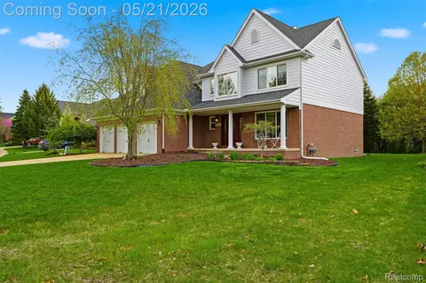24396 Cavendish Ave E, Novi, MI 48375