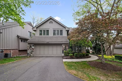 4822 Hidden Ln, West Bloomfield, MI 48323