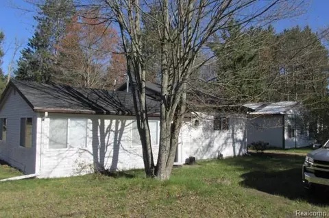 720 Strawberry Ct, Richfield, MI 48656