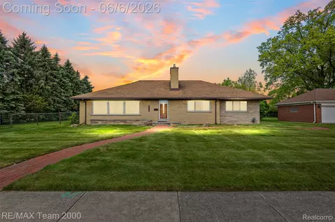 111 Brentwood Dr, Dearborn, MI 48124