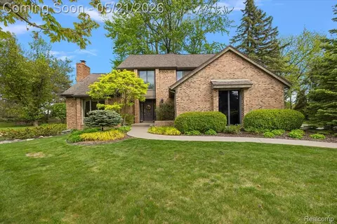 33891 Yorkridge St, Farmington Hills, MI 48331