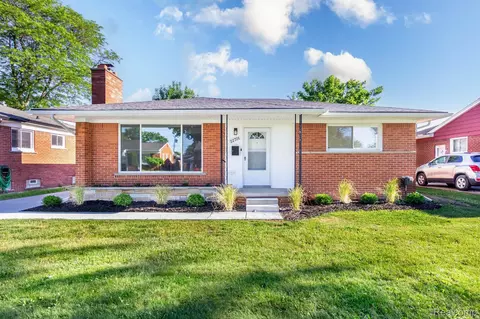 22701 Amherst St, Saint Clair Shores, MI 48081