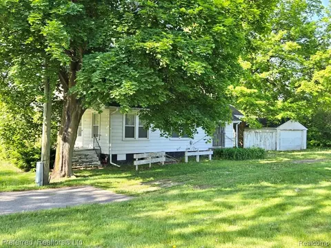 9512 Mccrone Rd, Augusta, MI 48160
