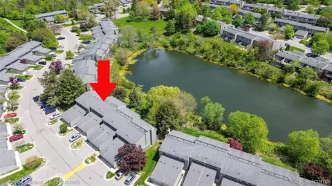 740 Peninsula Ct, Ann Arbor, MI 48105