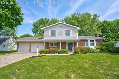1070 Woodview Dr, Mundy, MI 48507