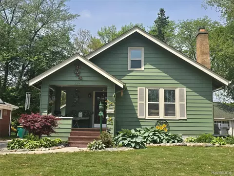 22911 Maple Ave, Farmington, MI 48336