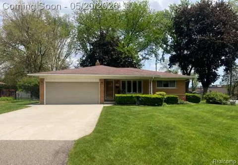 45078 Vanker Ave, Utica, MI 48317