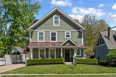 450 Fairbrook St, Northville, MI 48167