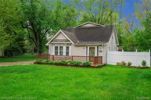 33805 Orangelawn St, Livonia, MI 48150
