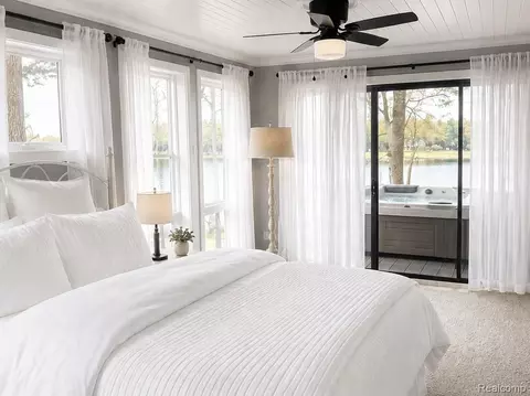 Bedroom - 2380 Islanders Way, Gladwin, MI 48624 photo 7 of 7