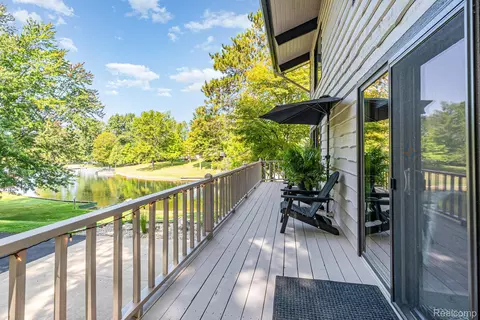 Exterior - 2380 Islanders Way, Gladwin, MI 48624 photo 4 of 7