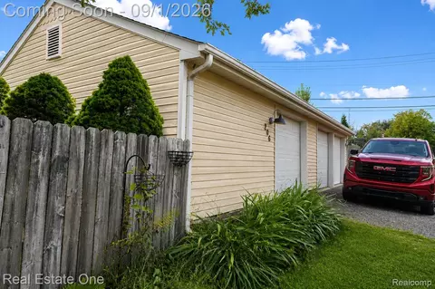 Exterior - 206 Broadway, Springfield, MI 48350 photo 5 of 6