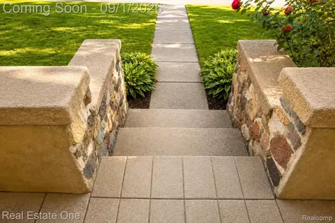 Exterior - 206 Broadway, Springfield, MI 48350 photo 3 of 6