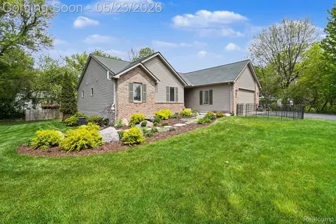 9268 Erin Ct, Springfield, MI 48350