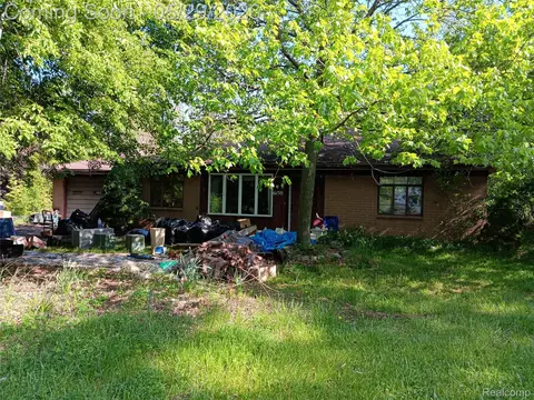 6150 Upper Straits Blvd, West Bloomfield, MI 48324