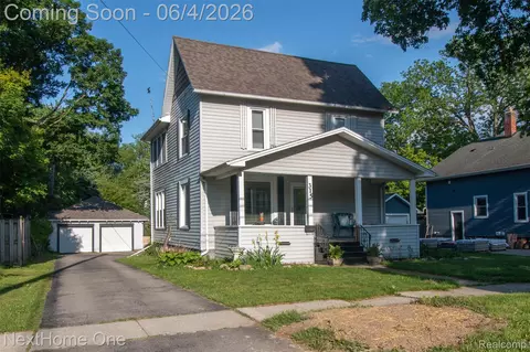 315 Jewett St, Howell, MI 48843