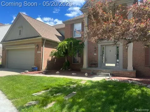 1853 Midchester Dr, West Bloomfield, MI 48324