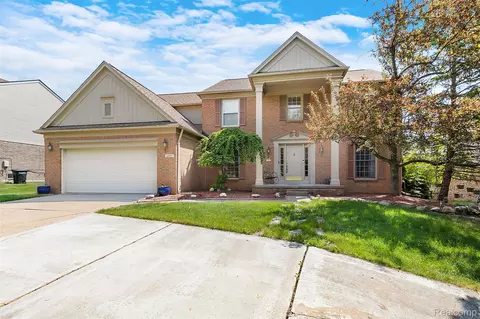 1853 Midchester Dr, West Bloomfield, MI 48324
