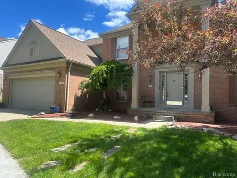 1853 Midchester Dr, West Bloomfield, MI 48324