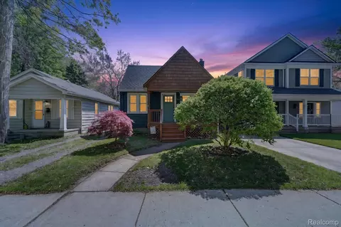 1327 Mohawk Ave, Royal Oak, MI 48067