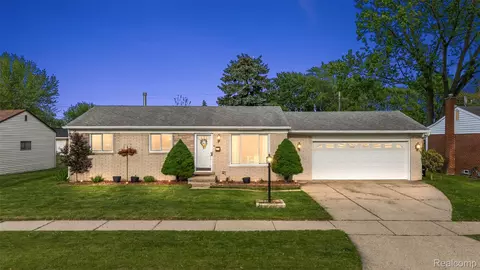 34564 Whittaker St, Clinton Township, MI 48035