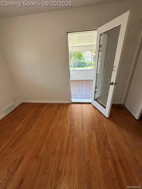 Other - 17416 Veronica Ave, Eastpointe, MI 48021 photo 6 of 12